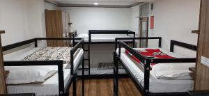 Postel nebo postele na pokoji v ubytování Comfort Stay Hostel