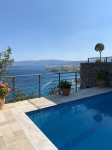 Naturlandskabet i nærheden af villaen