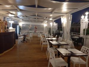 Restoran või mõni muu söögikoht majutusasutuses Hotel Federico II