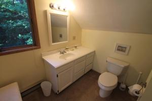ห้องน้ำของ Quaint Stowe Cabin