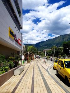 Zdjęcie z galerii obiektu Casa Centro Comercial la Central - Wifi - Outside Parking w mieście Medellín