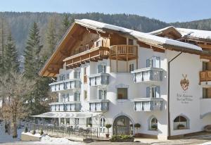 Nespecifikovaný výhled na hory nebo výhled na hory při pohledu z hotelu