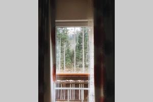 Fotografia z galérie ubytovania Gemütliches Ferienhaus am Waldrand v Tropolach