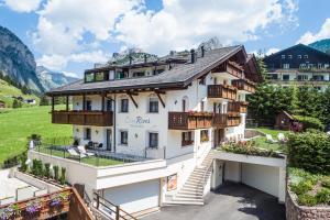 Výhľad na hory alebo výhľad na hory priamo z apartmánového hotela