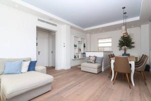 Posezení v ubytování Luxurious Villa MALOMAR