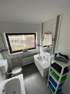 Vonios kambarys apgyvendinimo įstaigoje Ferienwohnung Baumberger-Auszeit