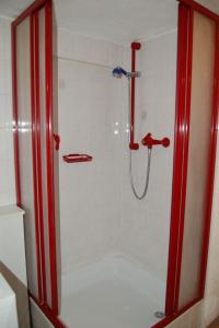 Ένα μπάνιο στο Ferienhaus - Vakantiehuis, Ferienwohnung, 100 qm, Rollmann, 54578 Nohn, Eifel- Nürburgring +14 φωτογραφίες