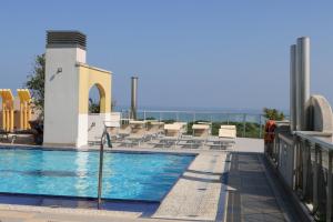 Bazén v ubytování Eraclea Palace Hotel 4 stelle S nebo v jeho okolí