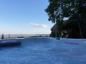 The swimming pool at or close to Lakeview Apartments Balatonfüred