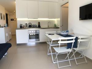 Kuchyňa alebo kuchynka v ubytovaní Vista Mare Apartment con parcheggio privato