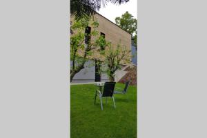 Jardín al aire libre en Suite with back garden