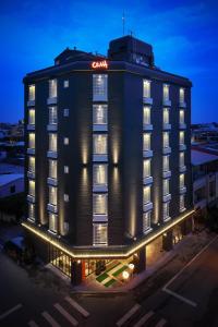 an aerial view of the omni hotel at night at OLAH Poshtel - Hualien Zhongfu in Hualien City