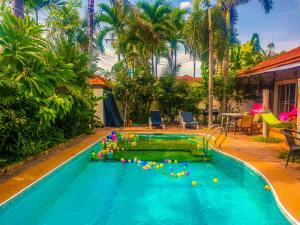 Bazén v ubytování Siri Villas Pattaya nebo v jeho okolí