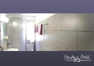 Ένα μπάνιο στο Arizona 23 Apartments [25+ ADULTS ONLY] +38 φωτογραφίες