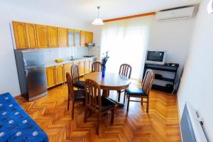 Fotografie z fotogalerie ubytování Apartments Vuko v destinaci Podstrana