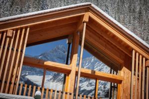 En generel udsigt til bjerge eller udsigt til bjerge taget fra lejligheden