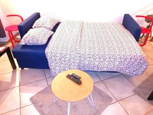 Postel nebo postele na pokoji v ubytování Yellow Dream Corner Gex