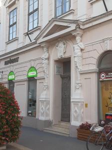 Főtér Apartman Baja 6500 Baja, Eötvös József utca 1. 1. emelet 17. ajtó kép - 2