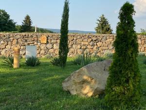 A garden outside Villa Flora Lavenda