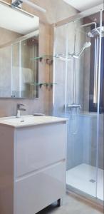 A bathroom at El Retiro