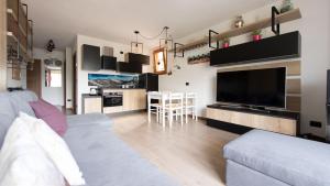 A kitchen or kitchenette at Italianway - Bagni Nuovi 12