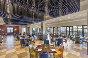 Restaurace v ubytování Club Mahindra Pristine Peaks Naldehra