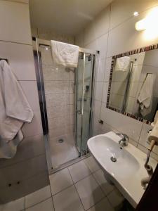Łazienka w obiekcie Hotel Kazimierz
