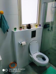 Ein Badezimmer in der Unterkunft Dekel Dom Baharava