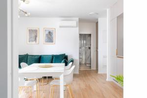 Posedenie v ubytovaní Golden Luxury Apartment