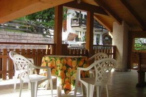 Restauracja lub miejsce do jedzenia w obiekcie Chalet Decrestina