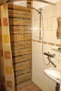 Koupelna v ubytování Vana Postimaja Accommodation