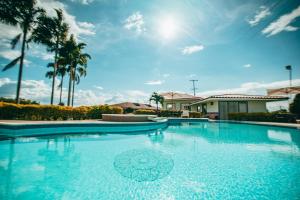Басейн в Hotel Arrayanes del Quindío або поблизу