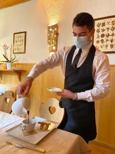 Imagen de la galería de Hotel Ristorante Genzianella, en Madonna di Campiglio