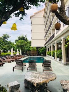 Bazén v ubytování Sunshine Hoian Hotel nebo v jeho okolí