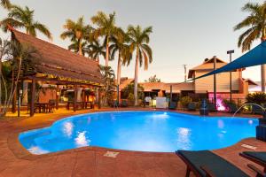 Piscina de la sau aproape de Bali Hai Resort & Spa