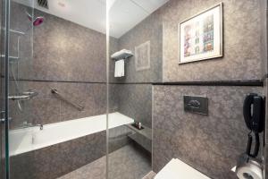 A bathroom at The Mercer