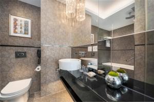 A bathroom at The Mercer