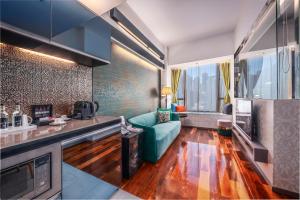 A kitchen or kitchenette at The Mercer