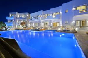 Bazén v ubytování Nissaki Boutique Hotel nebo v jeho okolí
