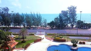 Bazén v ubytování Seaview Condo B63 nebo v jeho okolí