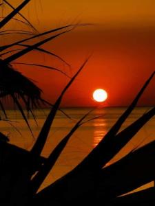 ヴェリカにあるIsalosの海に沈む夕日