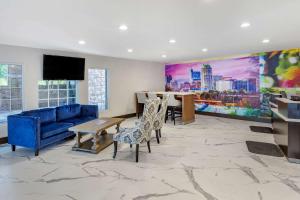 Gallery image of Clarion Pointe Raleigh Midtown in Raleigh