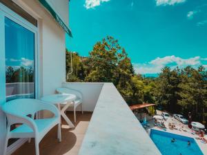 Bazén v ubytování Hotel & Spa Tino Sveti Stefan nebo v jeho okolí