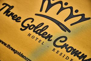 Certifikát, hodnocení, plakát nebo jiný dokument vystavený v ubytování Three Golden Crowns Apartments