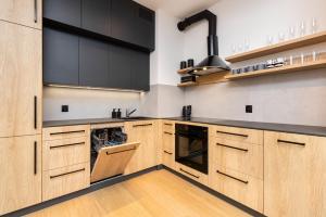 Kuchyň nebo kuchyňský kout v ubytování Apartamenty Garnizon Doskonała Lokalizacja Gdańsk by Noclegi Renters
