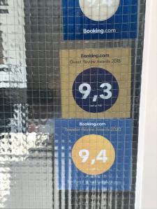 Certifikát, hodnocení, plakát nebo jiný dokument vystavený v ubytování Bed and Breakfast Azzurro