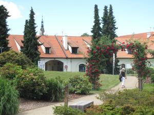 Vonkajšia záhrada v ubytovaní Hotel Floret