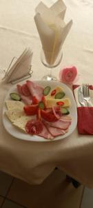 Afbeelding uit fotogalerij van HOTEL RIVER in Târgu Jiu