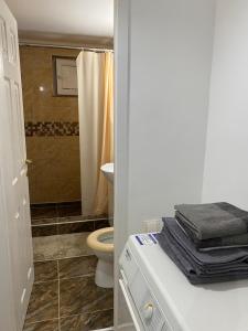 Ένα μπάνιο στο 5 Residence Apartment +27 φωτογραφίες