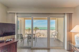 Gallery image of 207 Beach Place Condos in St. Pete Beach